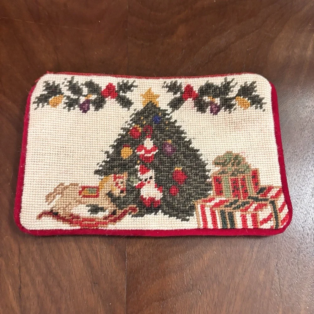 Vintage Christmas Needlepoint Zipper Pouch Santa‎ Tree Gifts Wool 7x4.5